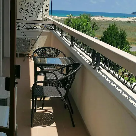 Golden Dunes Apartment *