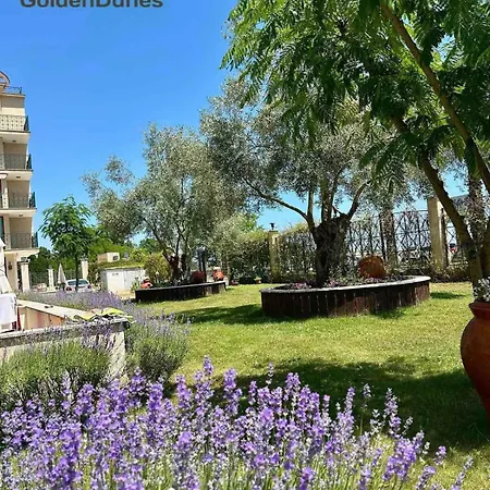 Апартаменти Golden Dunes *